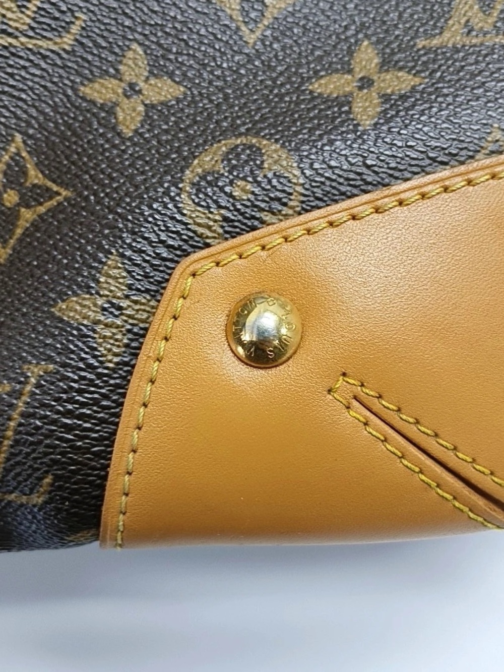 ♥️Louis Vuitton Monogram Retiro MM Canvas Brown with Tan Trim Top-Handle Bag♥️ - Picture 7 of 16
